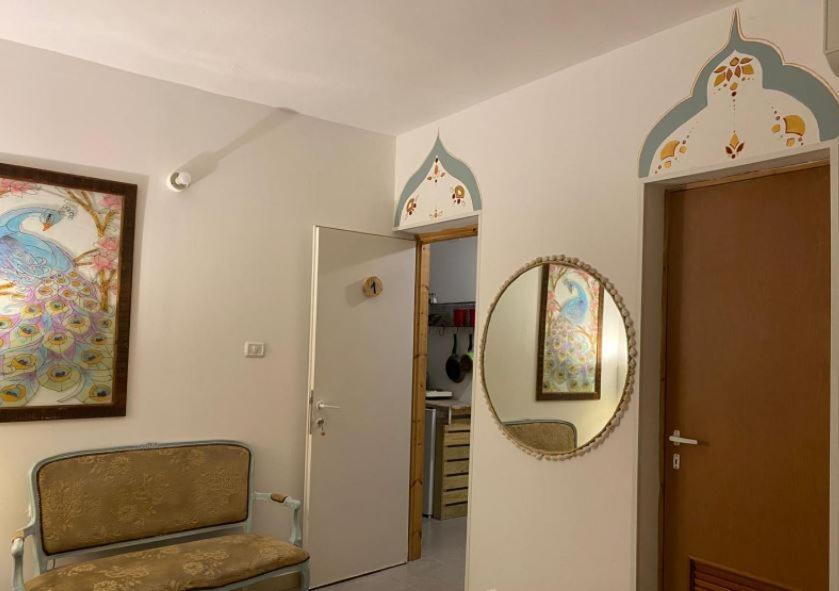 Juha'S Guesthouse - Zarqa Bay Jisr ez Zarqa Esterno foto