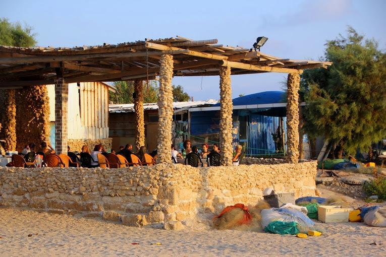 Juha'S Guesthouse - Zarqa Bay Jisr ez Zarqa Esterno foto